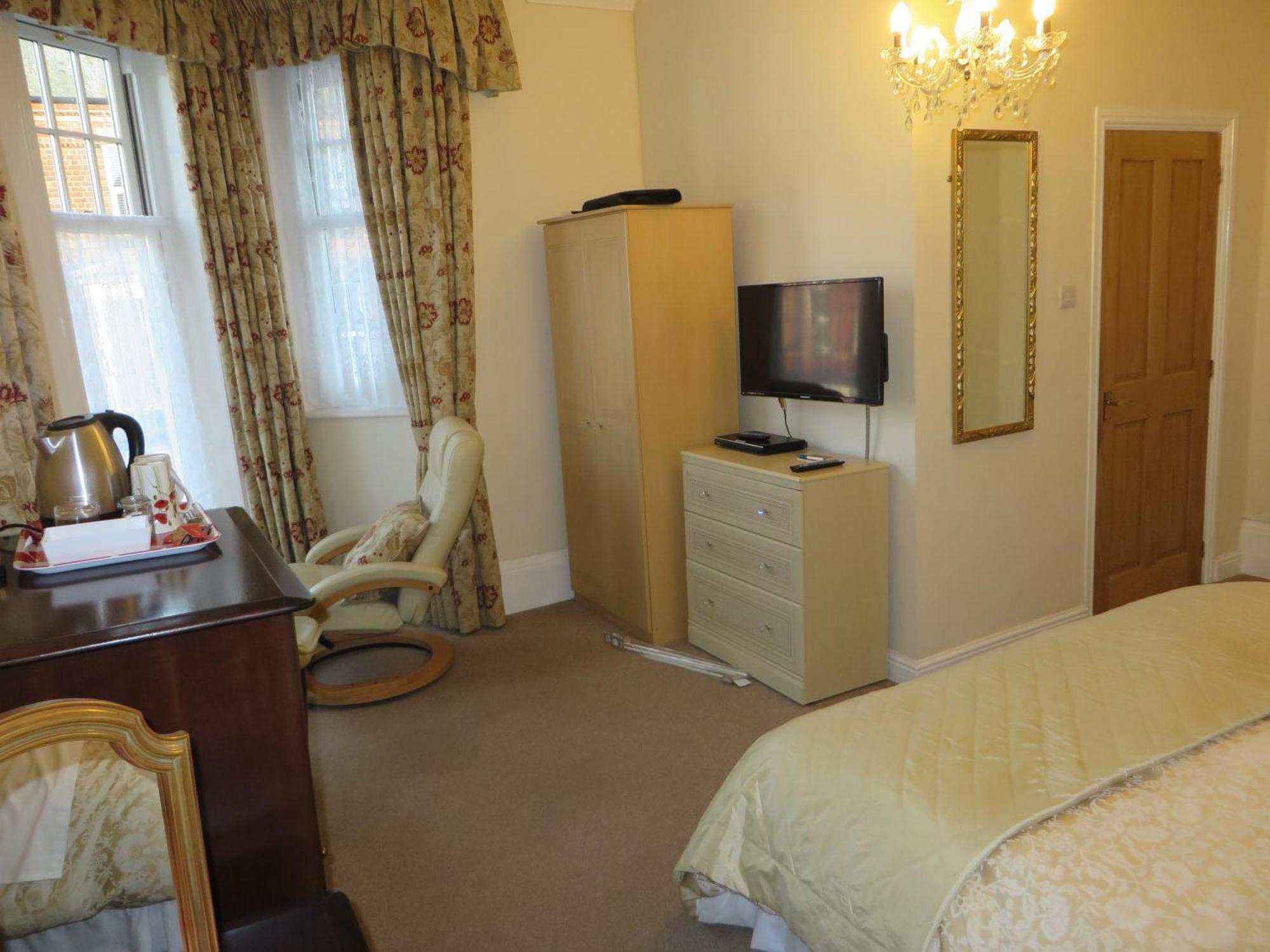 Three Gables Guest house *